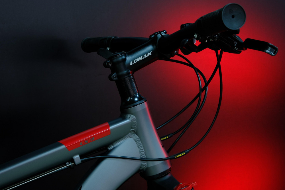 Lorak LX3 Матовый Серый/Красный рама 19 (на рост 171-182)